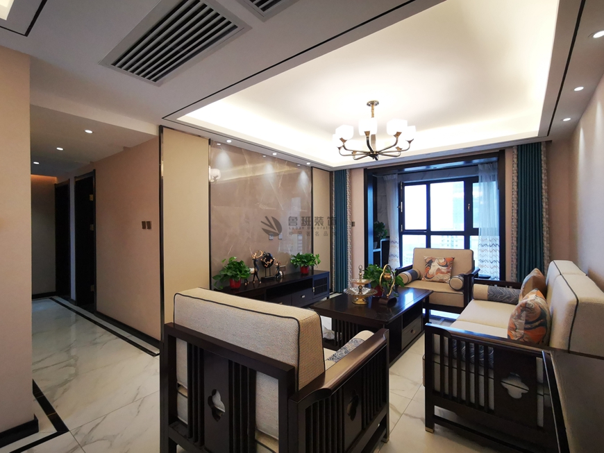 ▲西安(ān)魯班裝(zhuāng)飾出品永和璞玉160平米新(xīn)中(zhōng)式實景照片——客廳設計實景照片